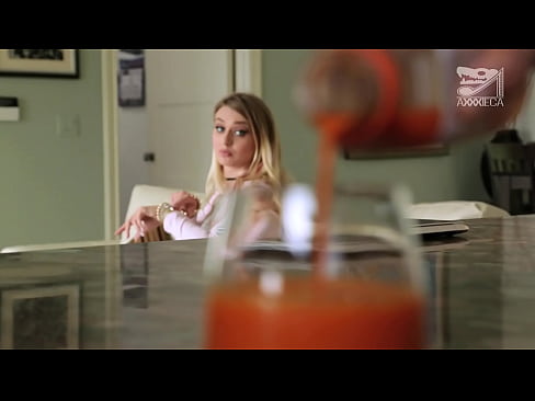 ❤️ Faigheann cailín te le tits mór agus pussy daingean coileach as fear caillte na himeartha, ach an-deacair ❌  Físeán fuck  linn ﹏