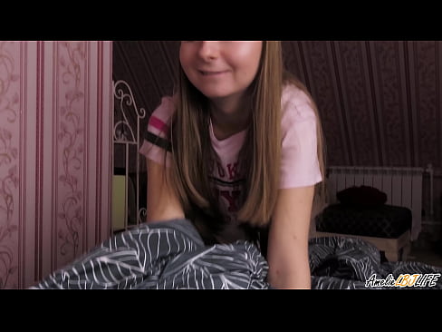 ❤️ Tarraingíonn Blondie BFF go domhain uirthi agus faigheann sí cum ina béal ❌  Físeán fuck  linn ﹏