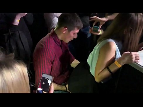 ❤️ Gnéas fíor i club oíche na rúise. Cailín na Rúise 18-bliain d'aois san anas agus faighne fucked i club oíche ❌  Físeán fuck  linn ﹏